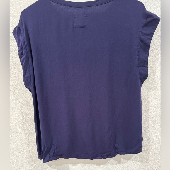 Chaser Navy Blue High Neckline Boxy Fit Slightly Cropped T-Shirt Top Size Medium - Picture 9 of 11